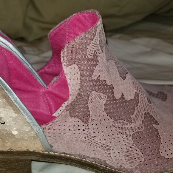 Pink Booty - Picture 2 of 7